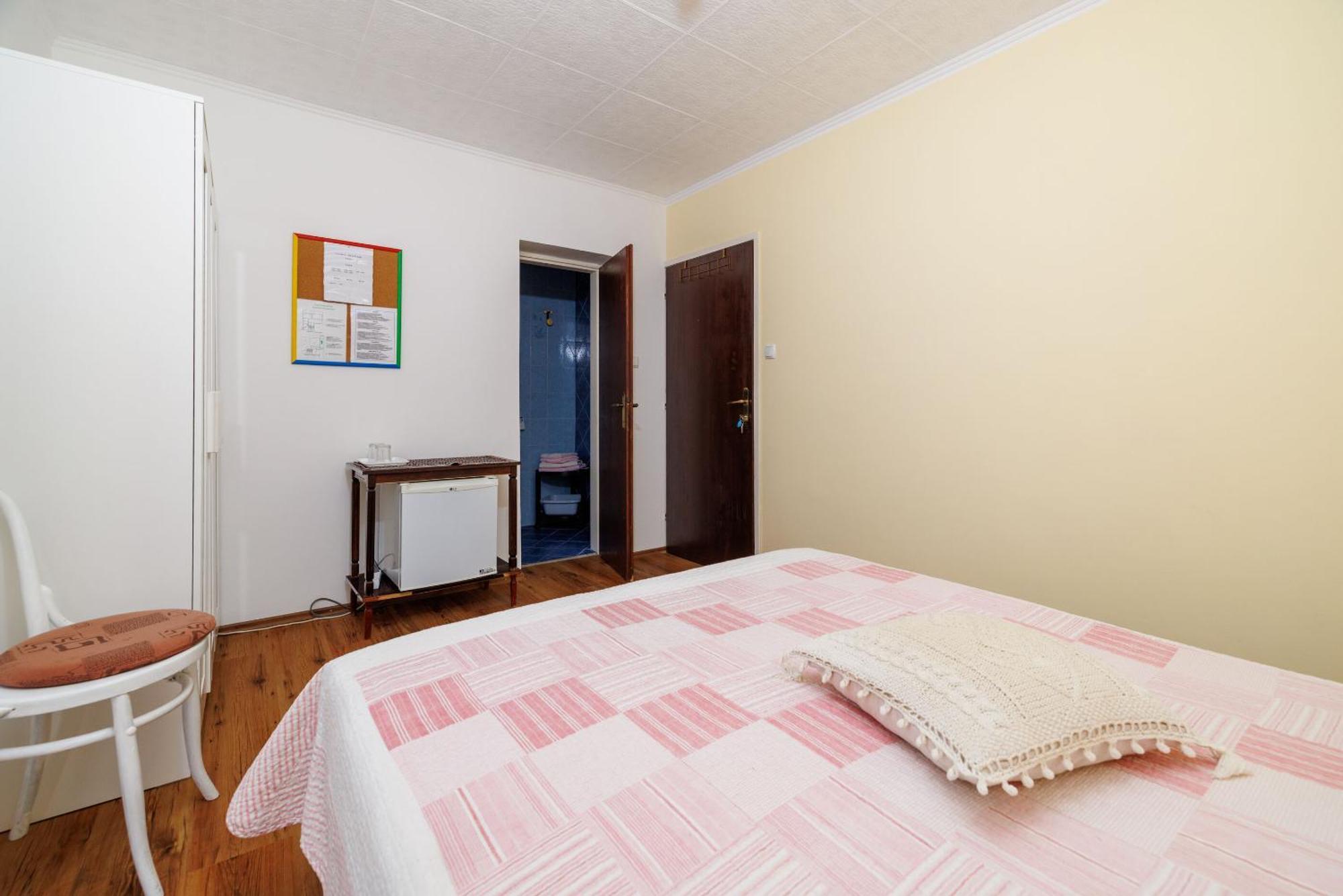 Apartments And Room Mirjana Dramalj Bagian luar foto