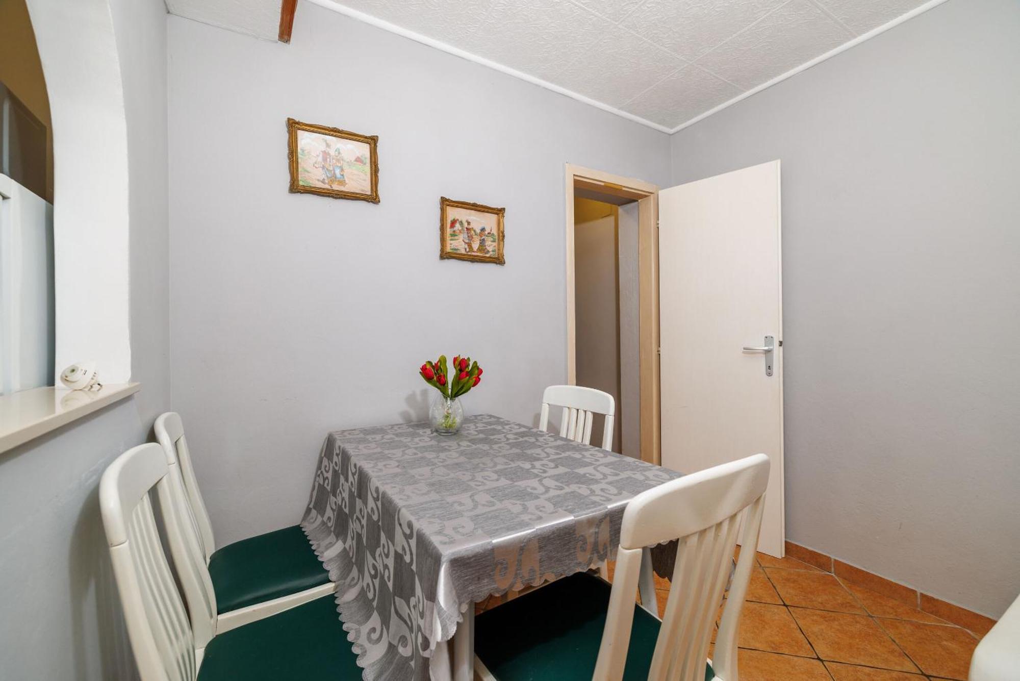 Apartments And Room Mirjana Dramalj Bagian luar foto