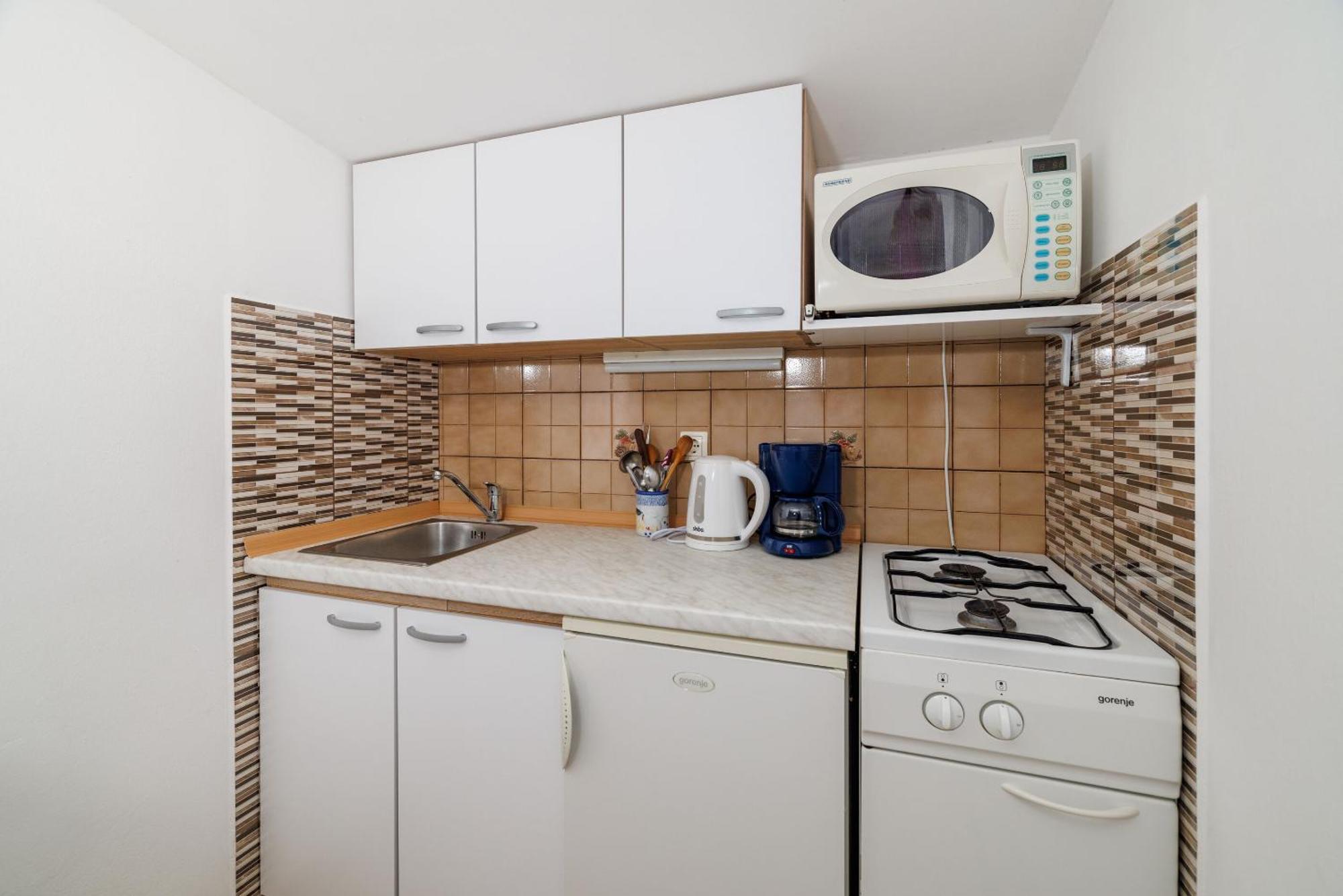 Apartments And Room Mirjana Dramalj Bagian luar foto